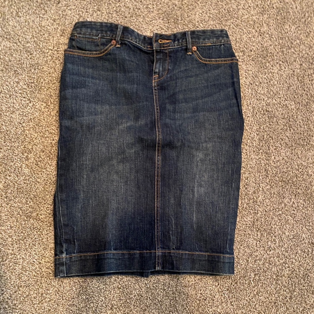 Super cute Banana Republic denim pencil mini